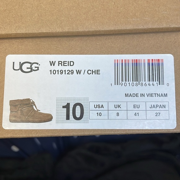 UGG - Picture 4 of 4